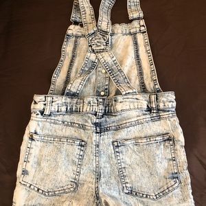 Girls size 10 acid washed jean shorts